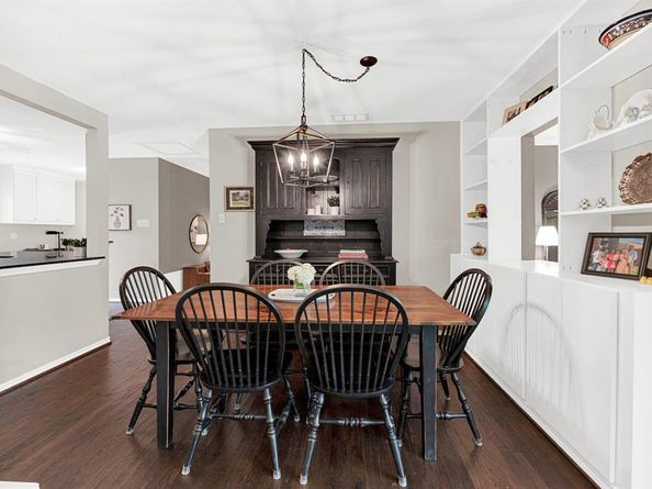 8835  Larchwood Drive , Dallas Texas 75238