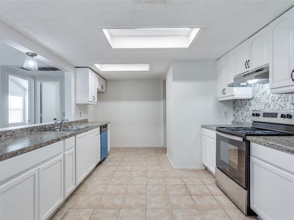 6  Tanager Court , Mansfield Texas 76063