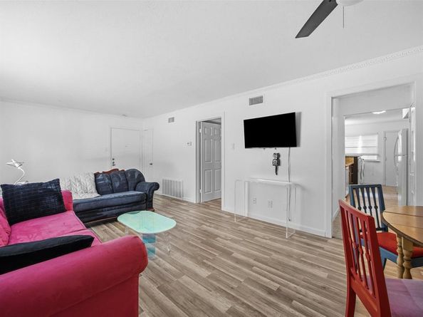 11102  Valleydale Drive  A, Dallas Texas 75230