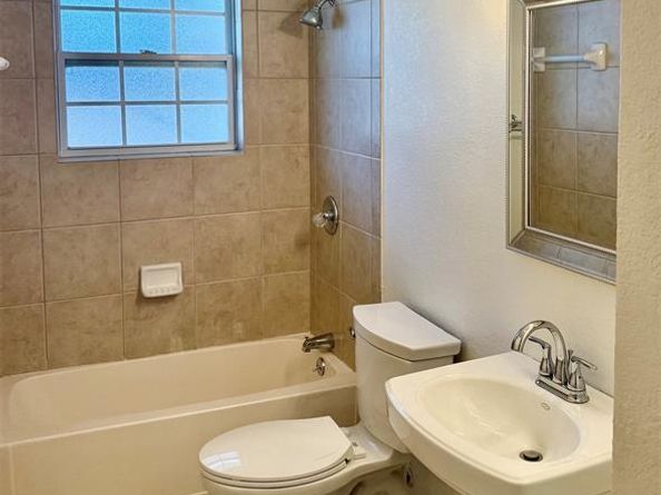 5018  Wateka Drive , Dallas Texas 75209