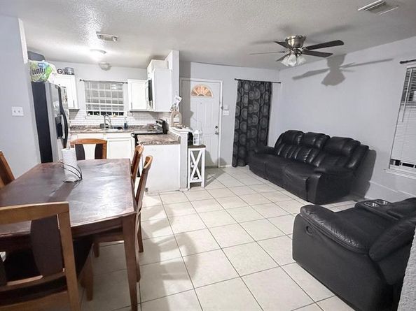 1419 E Robert Street  1417, Fort Worth Texas 76104