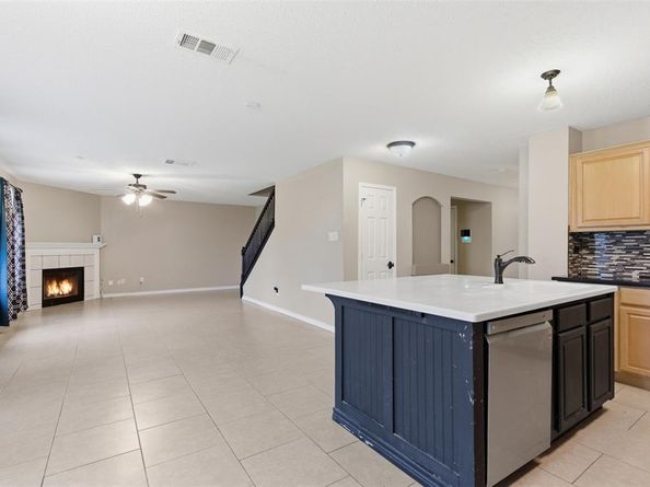 829  Elbe Drive , Arlington Texas 76001