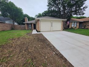 323  Valley Spring Drive , Arlington Texas 76018