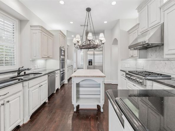 9131  Cochran Bluff Lane , Dallas Texas 75220