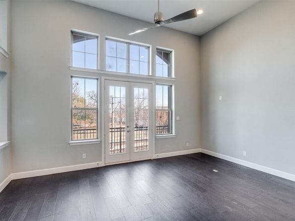 1348  Arch Place , Dallas Texas 75215