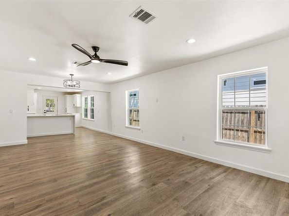 2911 S Denley  , Dallas Texas 75216