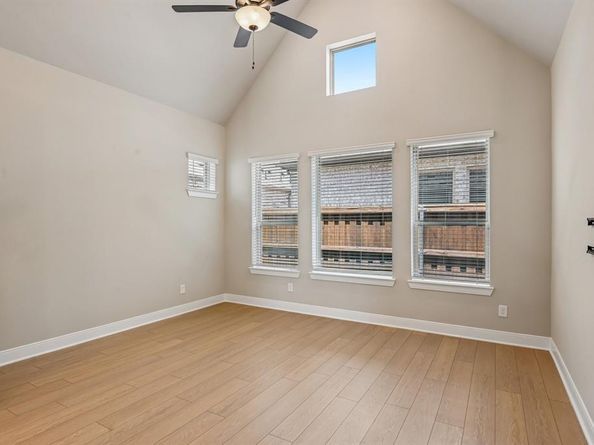 4817  Forest Crest Parkway , Arlington Texas 76005