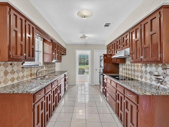 3100  Treehouse Lane , Plano Texas 75075