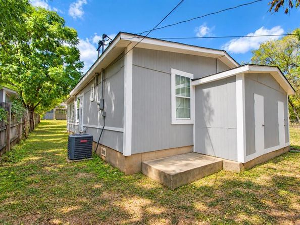 2306  Ross Avenue  100, Fort Worth Texas 76164