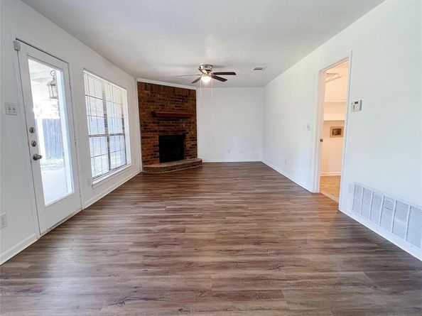 616  Valley Spring Drive , Arlington Texas 76018