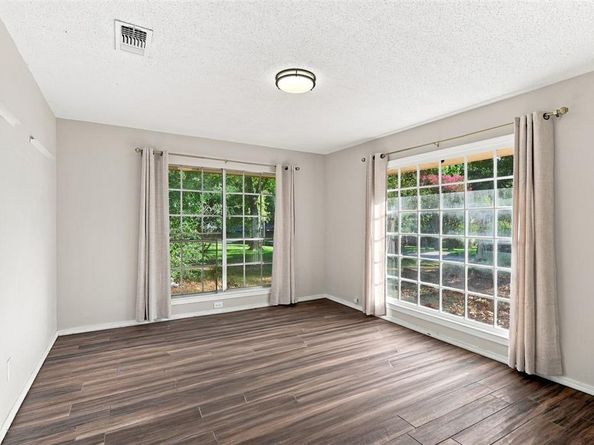 3904  Shady Valley Drive , Arlington Texas 76013