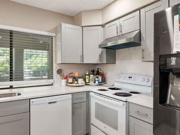 1706  Delaford Circle , Carrollton Texas 75007