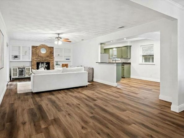 8426  Baumgarten Drive , Dallas Texas 75228