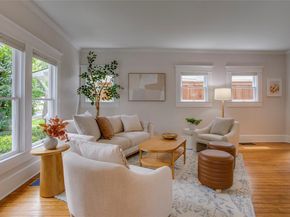 335 S Edgefield Avenue , Dallas Texas 75208