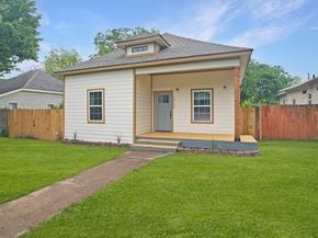 1220 E Pulaski Street , Fort Worth Texas 76104