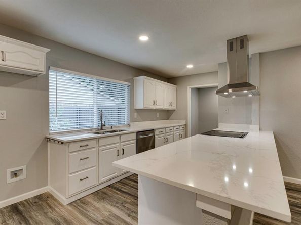 3029  Weather Vane Lane , Dallas Texas 75228