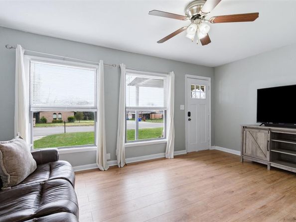 521  Crosby Avenue , White Settlement Texas 76108