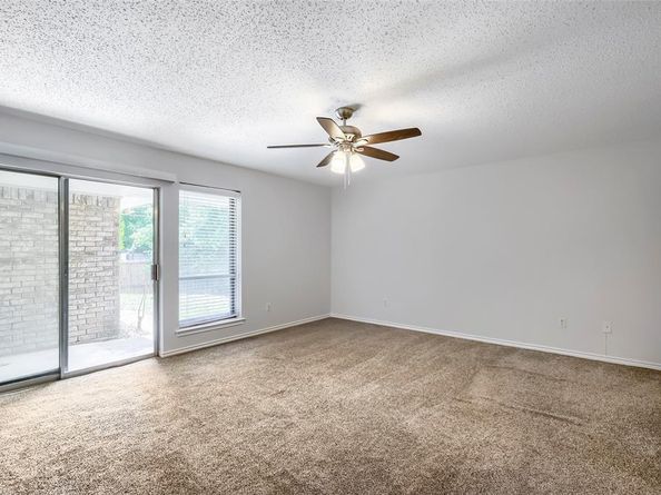 814  Oakbluff Drive , Lancaster Texas 75146