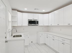 1428  Hawley Lane , Dallas Texas 75217