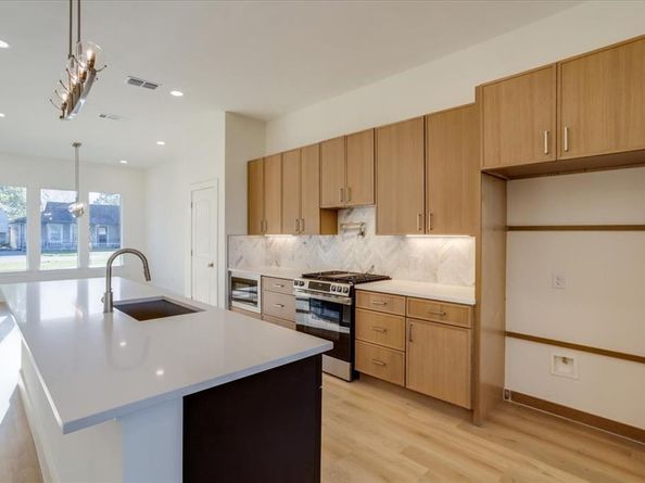 1507  Elk Creek Road , Dallas Texas 75253