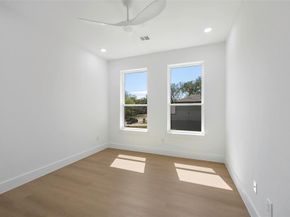 459  Hart Street , Dallas Texas 75203