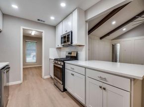 1044  Peach Lane , DeSoto Texas 75115