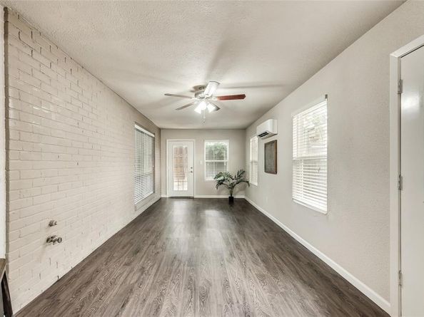 2611  Via Cordova  , Carrollton Texas 75006