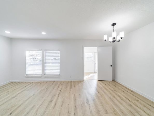 2360  San Marcus Avenue , Dallas Texas 75228