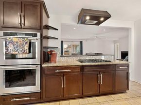 846  Creekridge Drive , Dallas Texas 75218