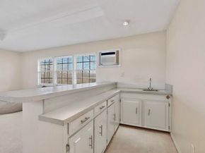 846  Creekridge Drive , Dallas Texas 75218