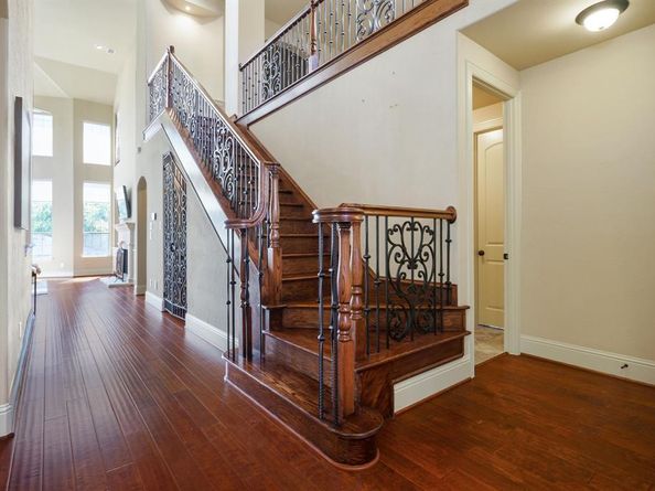 9106  Cochran Bluff Lane , Dallas Texas 75220