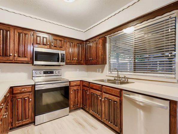 937  Birchwood Drive , Lancaster Texas 75146