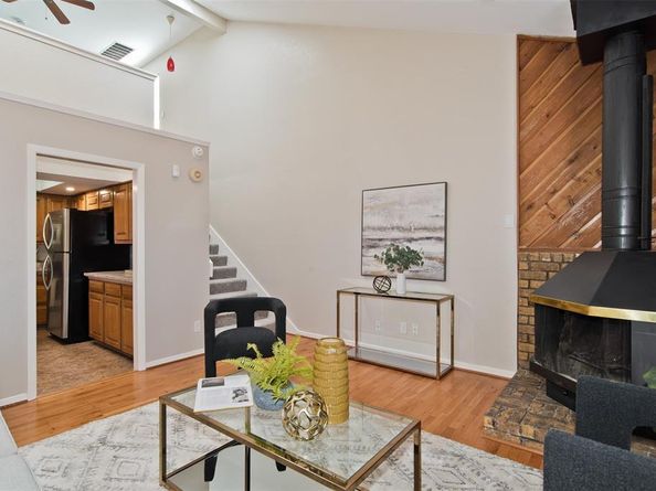 7450  Holly Hill   116, Dallas Texas 75231