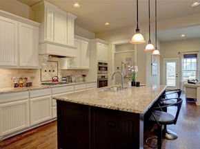 821  Crimson Road , Lantana Texas 76226