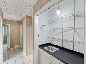 1904  Bay Oaks Court , Fort Worth Texas 76112