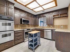 1904  Bay Oaks Court , Fort Worth Texas 76112