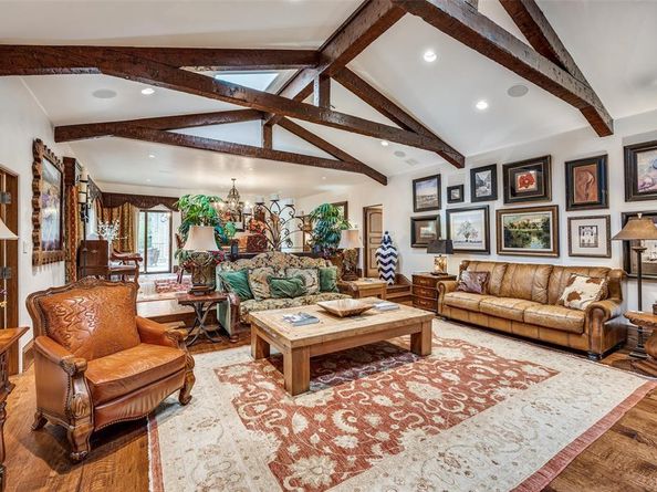 6812  Midcrest Drive , Dallas Texas 75254