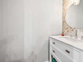 555  Via Amalfi   203, Irving Texas 75039