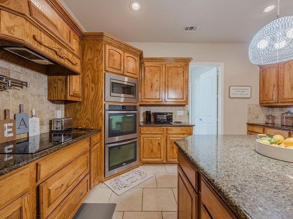 1011  Parview Circle , Grand Prairie Texas 75104