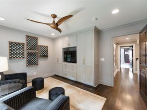 7510 W Northwest Highway  6, Dallas Texas 75225