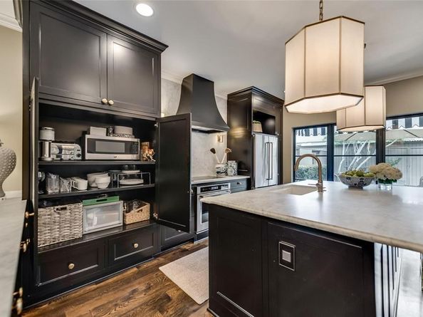 7510 W Northwest Highway  6, Dallas Texas 75225