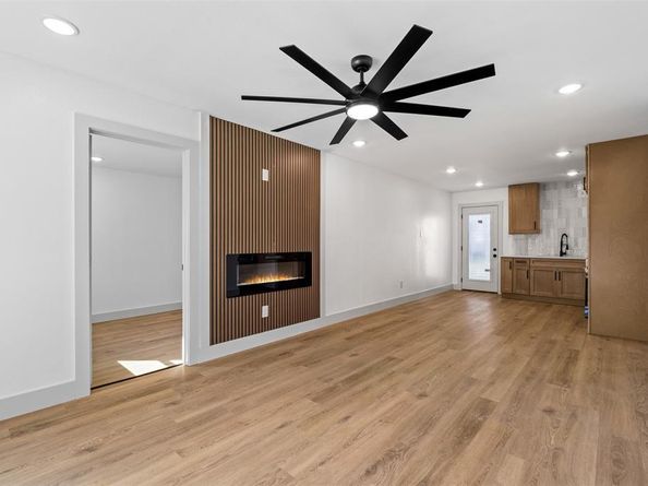 1105  Richard Drive , Garland Texas 75040