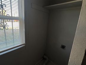 9434  Olde Towne Row , Dallas Texas 75227