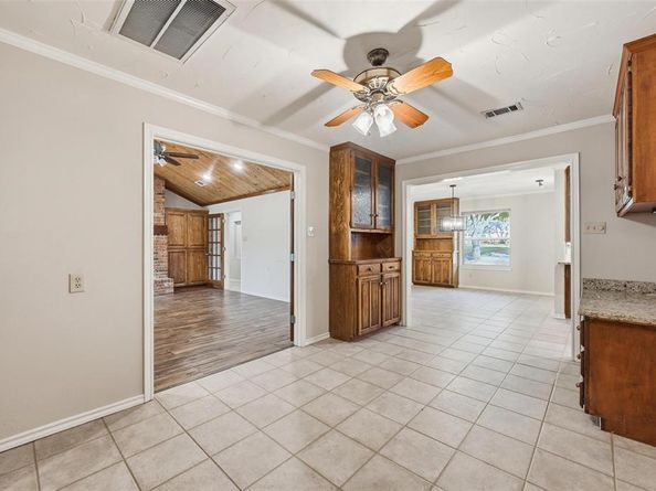 6208  Windsong Drive , Arlington Texas 76001