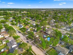 1606  Davis Boulevard , Garland Texas 75042