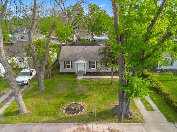 1606  Davis Boulevard , Garland Texas 75042
