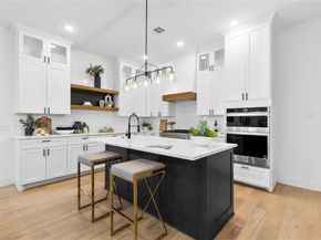 10434  Vinemont Street , Dallas Texas 75218