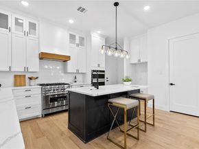 10434  Vinemont Street , Dallas Texas 75218