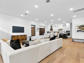 10434  Vinemont Street , Dallas Texas 75218