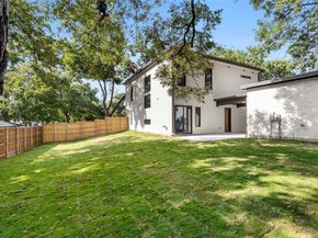 10434  Vinemont Street , Dallas Texas 75218